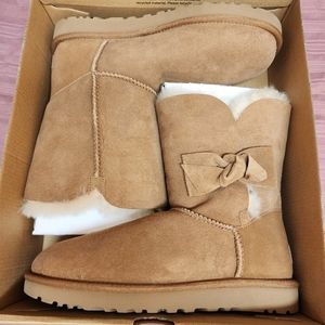 Women's UGG Daelynn Boots Chestnut Size 8 7.5